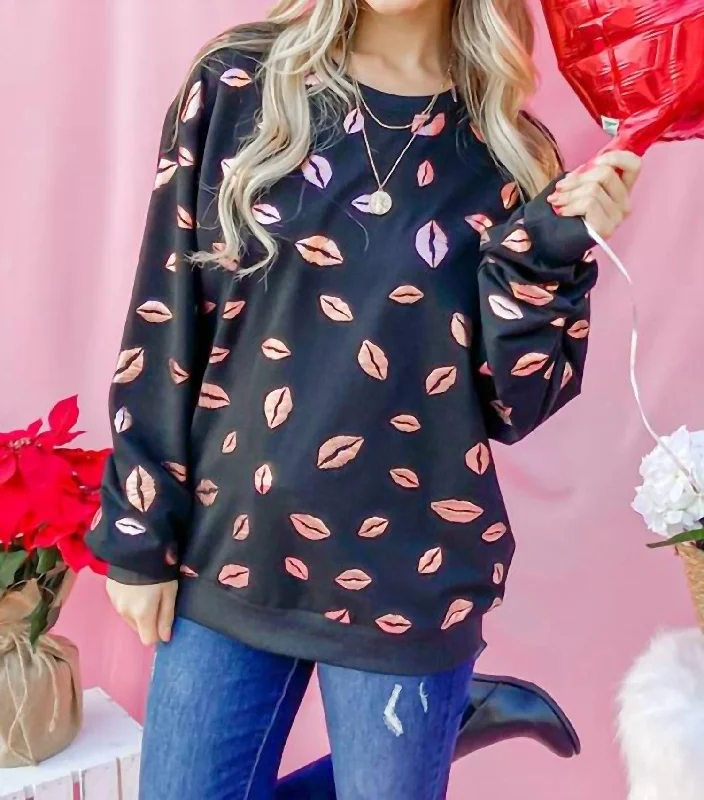 Kiss Pink Foil Allover Print Pullover Sweatshirts In Black